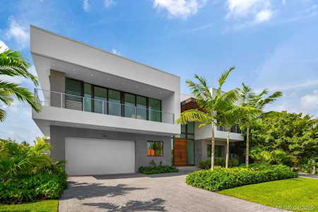 3300 NE 165th St North Miami Beach, FL 33160