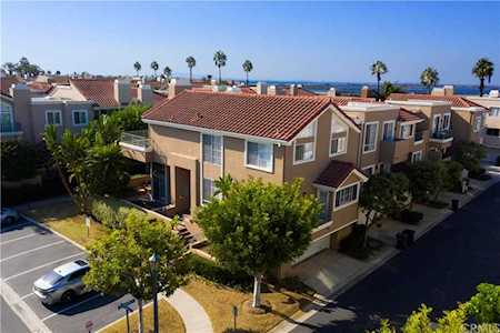 19271 Seabrook Lane Huntington Beach, CA 92648