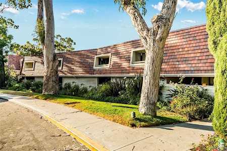 2545 Via Campesina #306 Palos Verdes Estates, CA 90274