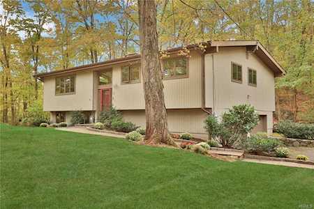 62 W Lakeview Ave Cortlandt, NY 10567