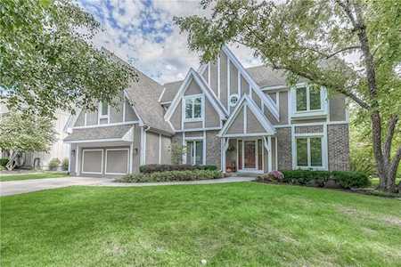 12841 Larsen St Overland Park, KS 66213