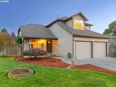 1486 NE Kathryn St Hillsboro, OR 97124