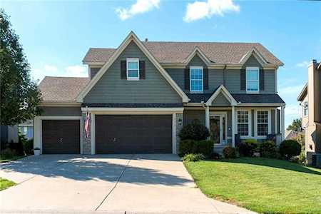 15412 S Hallet St Olathe, KS 66062