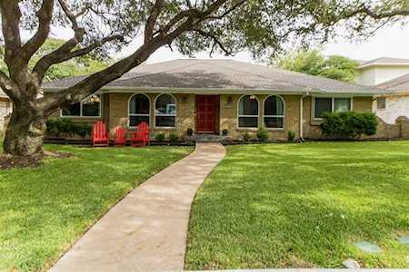 8910 Echo Valley Drive Dallas, TX 75243