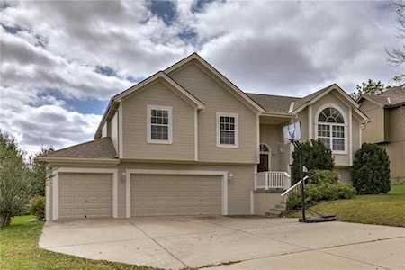 9215 NE 109th Ct Kansas City, MO 64157