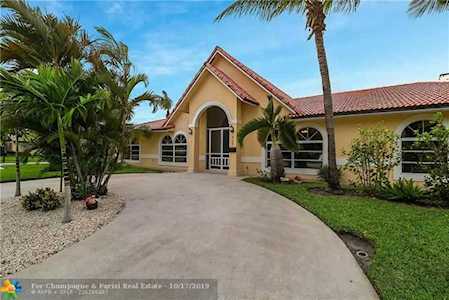 425 Anchorage Drive North Palm Beach, FL 33408