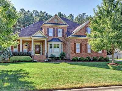 4708 Regal Oaks Rd Glen Allen, VA 23059
