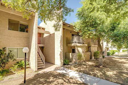 5525 E Thomas Road #L6 Phoenix, AZ 85018