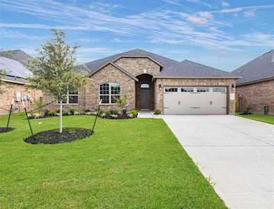 7911 Blue Lake Dr Rosenberg, TX 77469
