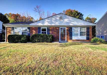 9807 Stanalouise Dr Louisville, KY 40291
