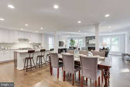 914 Olympian Circle SW Vienna, VA 22180