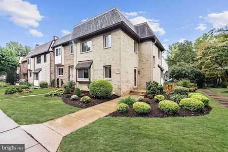 10325 Bushman Dr Oakton, VA 22124
