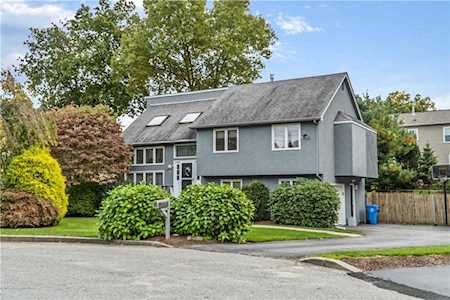 10 Village CT Cranston, RI 02920