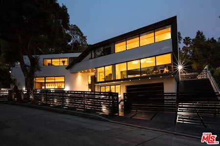 2210 Bowmont Drive Beverly Hills, CA 90210