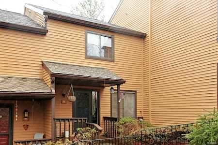 76 Pheasant Run New Castle, NY 10546