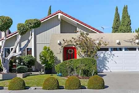10439 La Sombra Avenue Fountain Valley, CA 92708