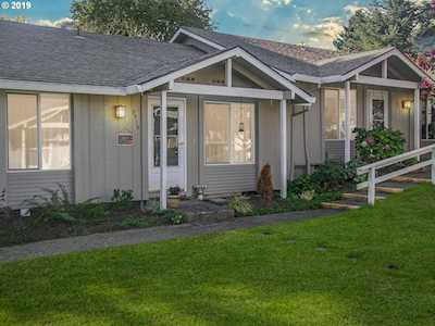 8316 SW Shenandoah Way Tualatin, OR 97062