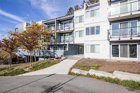 156 W 21st Street #107 North Vancouver, BC V7M 1Y9