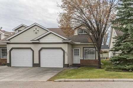 150 Somervale Point(e) SW Calgary, AB T2Y 3K4