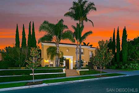 6856 Citrine Dr Carlsbad, CA 92009