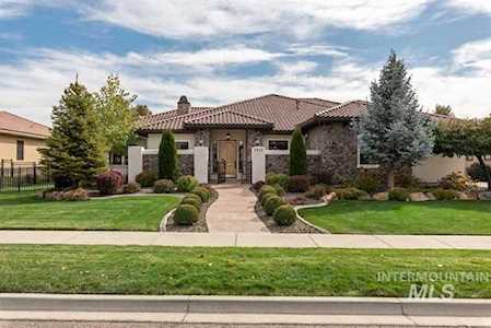 1832 N Bello Sara Way Eagle, ID 83616