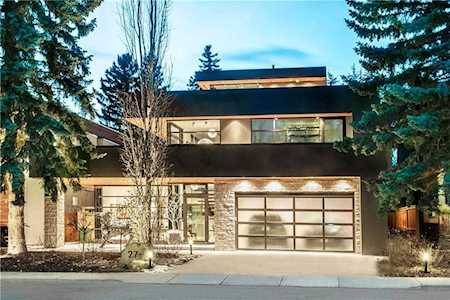 27 Windsor Crescent SW Calgary, AB T2V 1V5