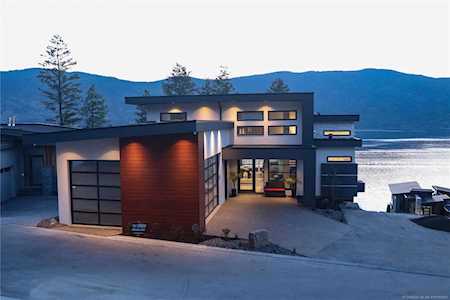 3324 Black Pine Lane Kelowna, BC V1V3G1