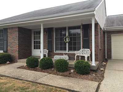 9005 Dove Creek Ct Louisville, KY 40242