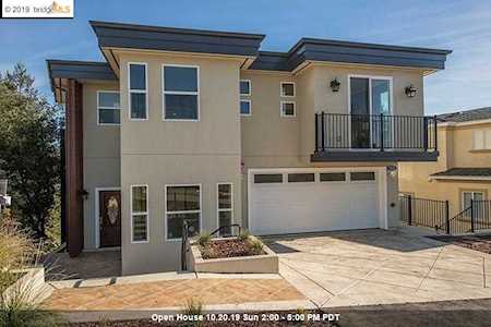 7026 Devon Way Oakland, CA 94705