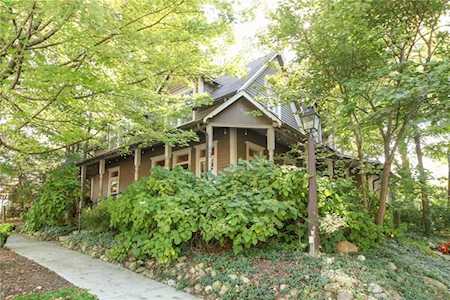 345 W Hawthorne Street Zionsville, IN 46077