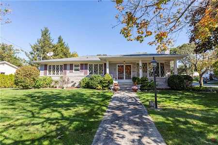 59 Woodhaven BLVD North Providence, RI 02911