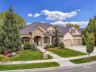 742 W Headwaters Dr Eagle, ID 83616