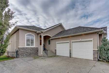 641 Woodside Court NW Airdrie, AB T4B 2W2
