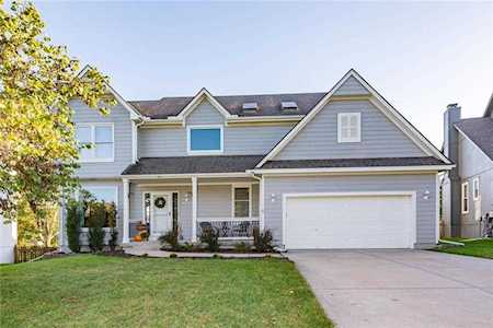 1032 Southwest Sunflower Dr Lees Summit, MO 64081