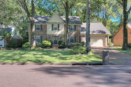 2880 Leesburg Dr Germantown, TN 38138