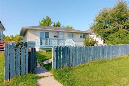 2812 14 Avenue SE Calgary, AB T2A 0J9