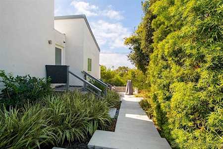 2112 Heather Lane Del Mar, CA 92014