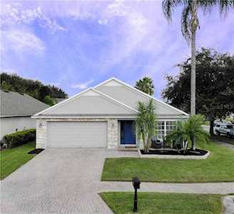 9814 Stonehollow Court Orlando, FL 32832