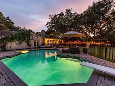 6867 Meadowcreek Drive Dallas, TX 75254