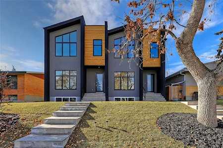 3129 43 Street SW Calgary, AB T3E 3N9