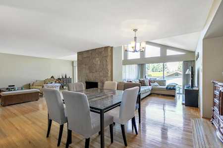 6210 Buckingham Drive Burnaby, BC V5E 2A4