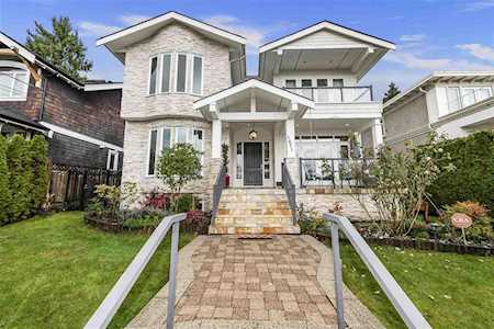 1471 Mathers Avenue West Vancouver, BC V7T 2G5