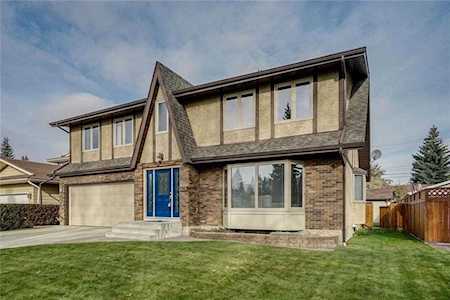 144 Parkland Green SE Calgary, AB T2J 3X6