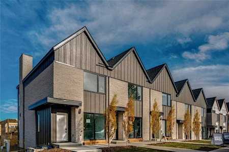 1452 23 Avenue NW Calgary, AB T2M 1T8
