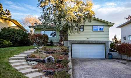 524 Dalmeny Hill(s) NW Calgary, AB T3A 1T6