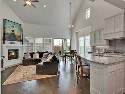 6813 Marina Circle Mckinney, TX 75070