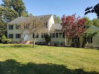 49 Apple Blossom Ln Stow, MA 01775