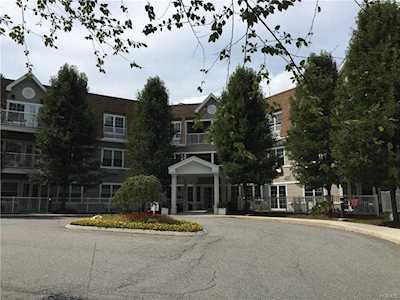 306 Sutton Dr Mount Kisco, NY 10549