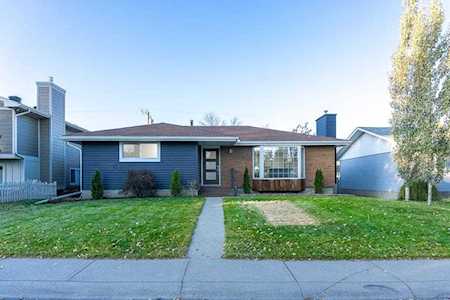 1252 Lake Twintree Drive SE Calgary, AB T2J 2T2