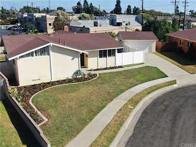 9942 Kyle Street Los Alamitos, CA 90720